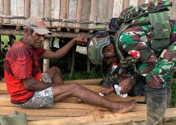 TNI Permudah Akses Kesehatan: Warga Denom Kini Bisa Berobat ke Pos, Tak Perlu Lagi Jalan ke PNG