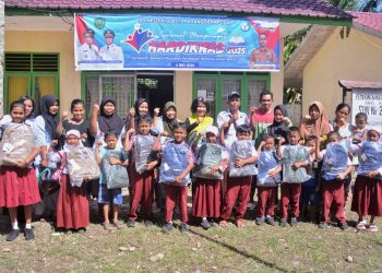 Tunaikan Nazar, Marini Yuliana HB, ST Politikus Golkar Lakukan Bansos