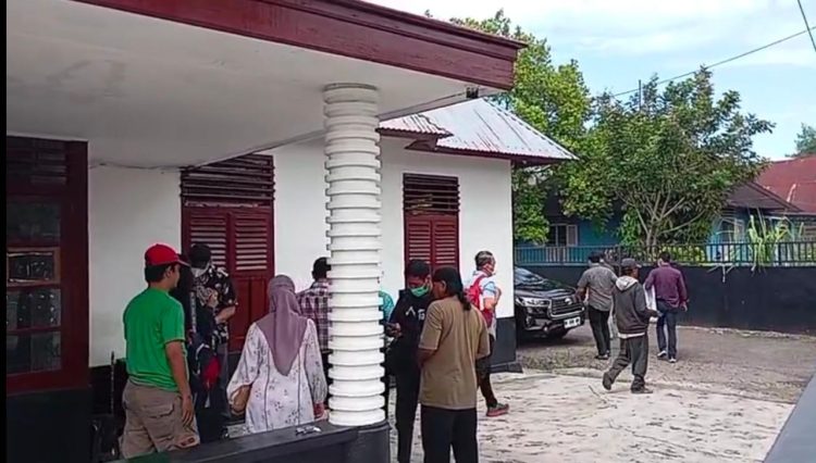KPK Gledah Rumah Pemilik PT DNG dan Kantornya di Padangsidimpuan