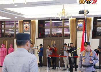Kapolri Pimpin Upacara Kenaikan Pangkat 17 Pati Polri, Komjen Winarto Jadi Jenderal Bintang Tiga