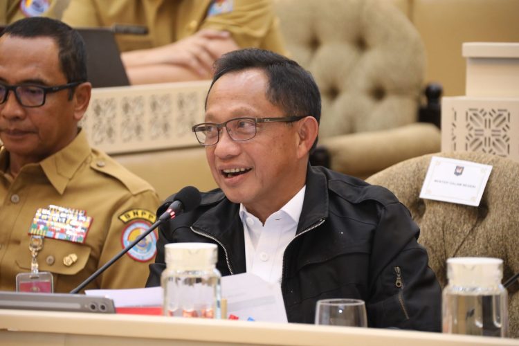 Rapat dengan DPR RI, Mendagri Jelaskan Prestasi Kinerja dan Pengelolaan Anggaran Kemendagri dan BNPP Tahun 2024