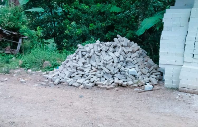 Pembangunan di Dusun Cora Opak Desa Solor Bondowoso Ditemukam Paving Blok Belum Dipasang, Diduga Kurang Pengawasan