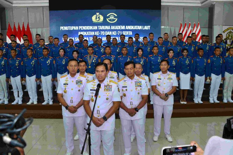 AKADEMI TNI AL LAHIRKAN CALON PEMIMPIN NASIONAL BARU, KASAL PIMPIN TUPDIK TARUNA AAL TA 2024/2025
