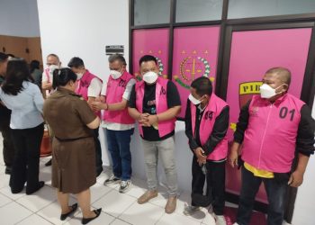 Ditengah Hujan Deras, Kejari Bitung Tahan 6 Tersangka Dugaan Korupsi Perjalanan Dinas DPRD TA 2022-2023