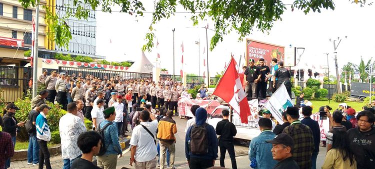 Dituding Kriminalisasi Aktivis, Polres Metro Bekasi Didesak Bebaskan Budi Somasi dan Firman