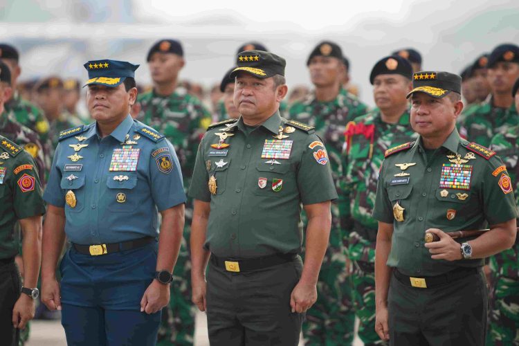 Kasad Dampingi Panglima TNI Sambut Kepulangan Kontingen Indonesia Patriot II dari Prancis