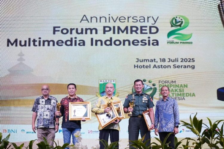 Panglima TNI Jenderal Agus Subiyanto Raih Penghargaan Pemimpin Visioner di Pimred Award 2025