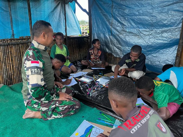 TNI Ciptakan Generasi Kreatif di Perbatasan: Pondok Belajar Pos Kotis Meriahkan Hari Anak Nasional 2025
