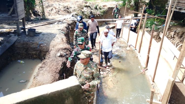 Satgas TMMD Kodim 1506/Namlea Bangun Drainase Raksasa di Desa Waenono untuk Atasi Banjir Musiman