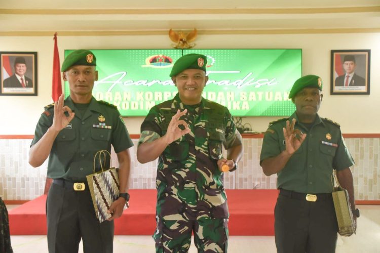 Dandim Mimika Lepas Dua Perwira Terbaik Mengabdi di Satuan Baru
