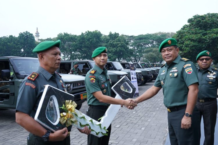 Irdam I/BB Secara Simbolis Serahkan 62 Unit Ransus Maung Garuda ke Satuan Jajaran Kodam