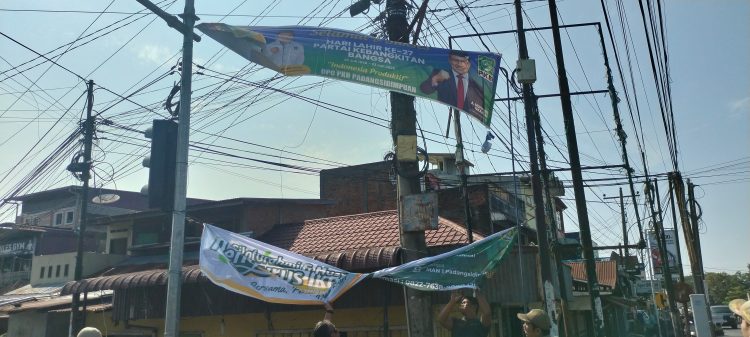 Dorong Estetika Kota dan Peningkatan PAD, Satpol PP Kota Padangsidimpuan Tertibkan Spanduk dan Baliho Langgar Perda