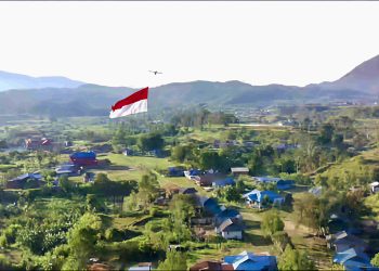 Merah Putih Berkibar Perkasa di Pegunungan Bintang