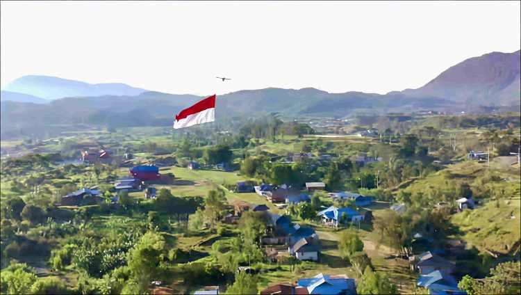Merah Putih Berkibar Perkasa di Pegunungan Bintang
