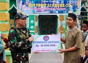 Berbagi Kasih Dirgahayu Ke-70 Tahun Yonif 521/DY Letkol Inf Rahadyan Surya Murdata, Beri Santunan Ke Pesantren Al-Istiqomah Walesi