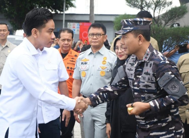 TNI AL dan Wapres Tinjau Langsung Operasi SAR Insiden KMP TPJ