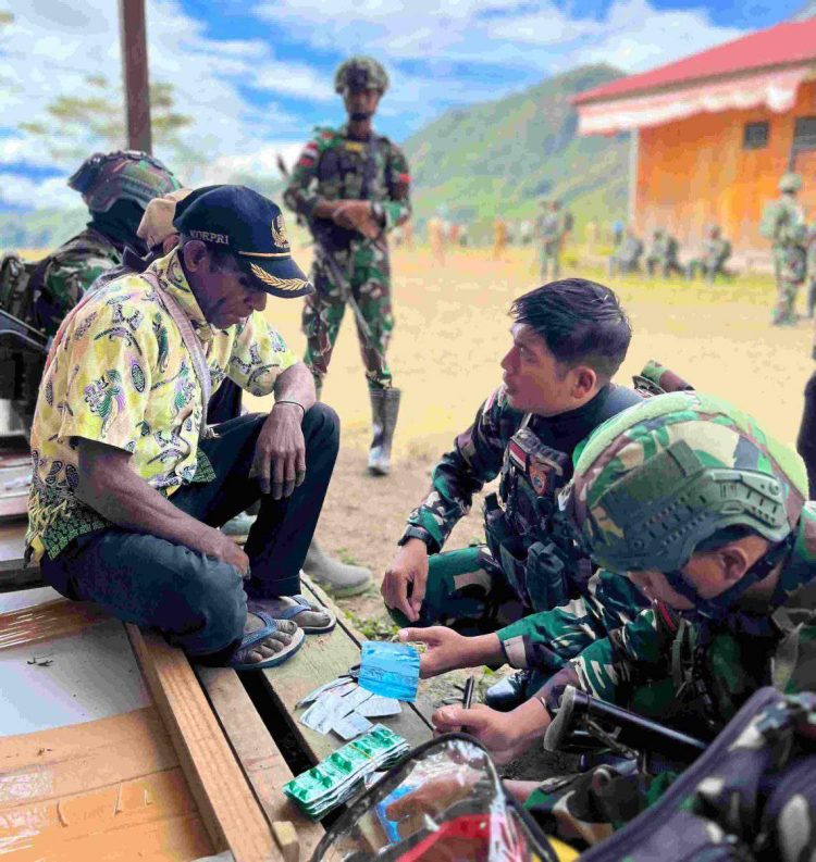 Satgas Yonif 751/VJS Pos Bulangkop Dekat dengan Rakyat, Bantu Kesehatan dan Bangun Kepercayaan di Distrik Ok Aom