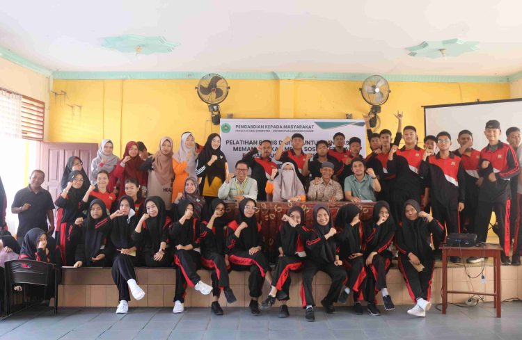 Dosen UNILAK Beri Pelatihan Bisnis Digital ke Siswa SMA PGRI Pekanbaru: Dorong Generasi Z Jadi Pelaku Ekonomi Digital