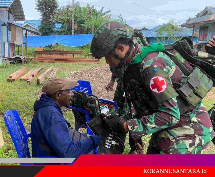 Hangatkan Perbatasan, TNI Datangi Rumah Warga untuk Obati dengan Cinta