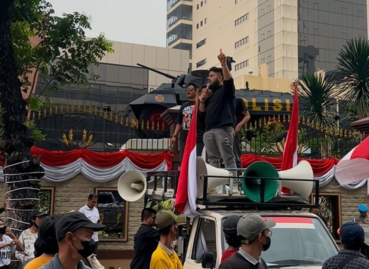 Ratusan Mahasiswa dan Pemuda Gelar Aksi Ijazah Palsu Wakil Bupati Langkat, Desak Kapolri Tangkap Tiorita Br Surbakti