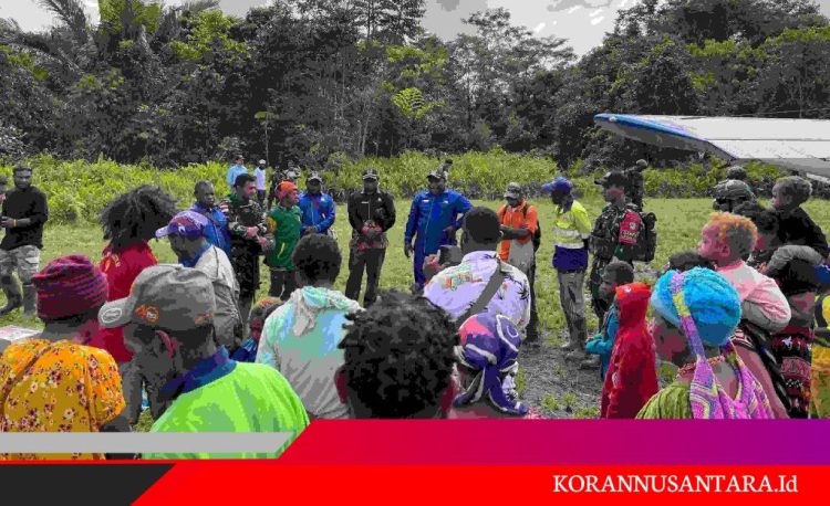 Anggota DPRD Pegunungan Bintang Kunjungi Kampung Denom, Apresiasi TNI dan Rencana Perbaikan Infrastruktur