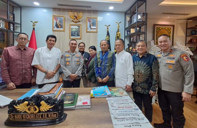 Kapolri Jenderal Sigit Harapkan PWI Segera Bersatu