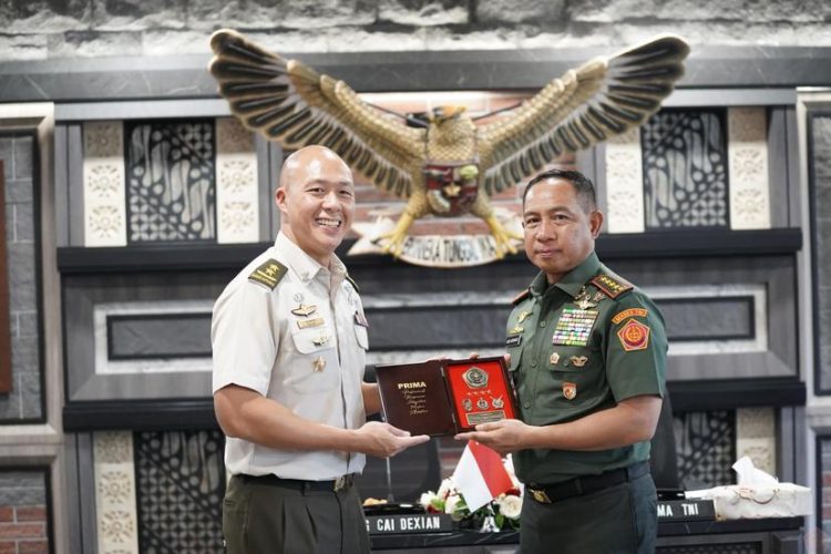 Perkuat Kerja Sama Pertahanan, Panglima TNI Agus Terima Kunjungan Kasad Singapura