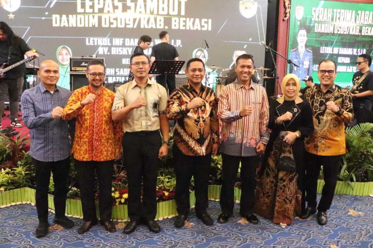 Ket. Lepas sambut dandim 0509 kab Bekasi dihadiri forkopimda dan wakil bupati Bekasi dr. Asep surya atmadja dok.humasdiskominsandi