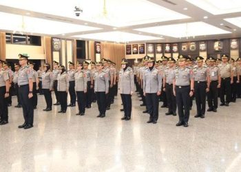Kapolri Naikkan Pangkat 3 Irjen Auditor-Dosen dan 87 Pamen