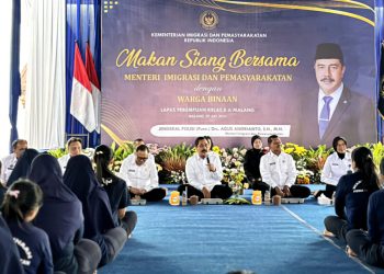 Menteri Imipas Agus Duduk Lesehan Makan Siang dan Dialog Bersama Warga Binaan