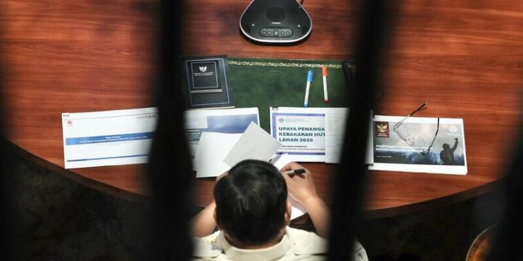Presiden Prabowo Minta Penegakan Hukum Tindak Tegas Pelaku Pembakar Hutan dan Lahan