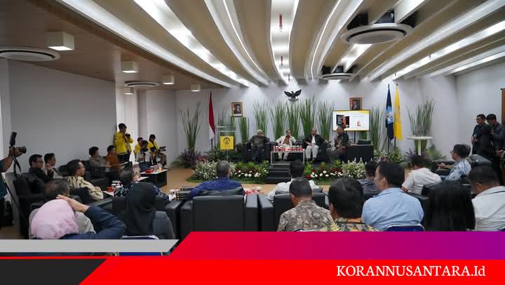 Wamen Fahri Hamzah: Generasi Muda Harus Teladani Pemikiran Sumitro Djojohadikusumo Tentang Keadilan Sosial