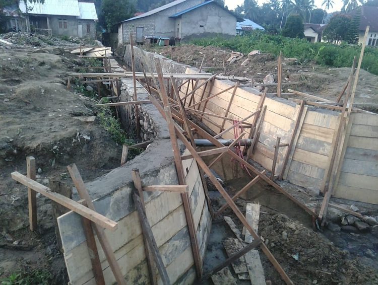 Progres 35 Persen, TMMD Kodim 1506/Namlea Bangun Drainase Raksasa 315 Meter di Buru Selatan