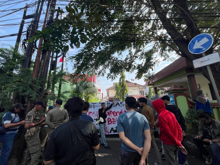 Diduga Korupsi Pajak Reklame, Barak Desak Wali Kota Bekasi Pecat Kepala Bapenda