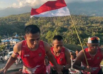 Prajurit Yonif 751/VJS Kibarkan Semangat Kemerdekaan Lewat Lari Estafet 80 KM Keliling Danau Sentani