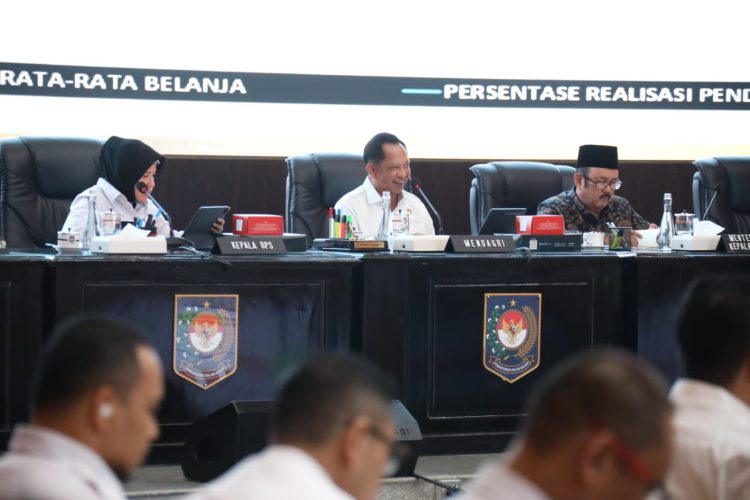 Mendagri Instruksikan Pemda Papua Pegunungan, Papua Tengah, dan Papua Selatan Tekan Inflasi