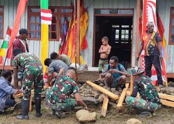 TNI dan Warga Tarup Kompak, Siapkan HUT RI ke-80 Lewat Kerja Bakti Bersama