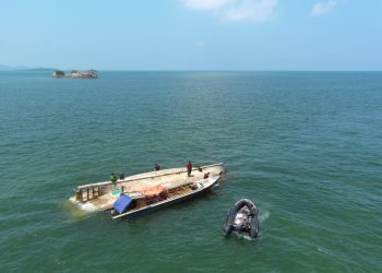 Bakamla RI Evakuasi KM Aneka Jaya Terbalik di Perairan Bangka Belitung, Seluruh ABK Selamat