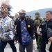 Satgas Yonif 700/WYC Amankan Kunjungan Gubernur Papua Tengah di Sinak