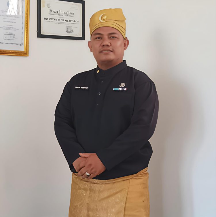 SMAN 1 NA IX-X Gelar Pembagian Bendera dan Lomba Meriahkan HUT RI ke-80