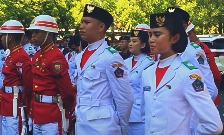 Air Mata Haru Warnai Upacara HUT ke-80 RI di Manado