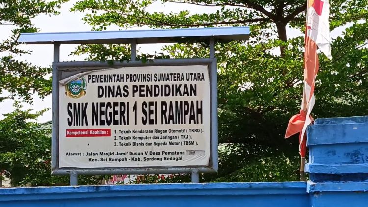 Hasil Rehab Ruang Guru SMKN 1 Sei Rampah Memperhatinkan, Kasek: Anggaran Rp.400 Juta Termasuk Pembelian 5 Unit Komputer