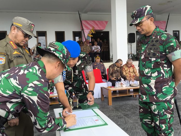 TMMD ke-125 di Buru Selatan Resmi Ditutup, Pangdam XV/Pattimura Tekankan Pentingnya Gotong Royong