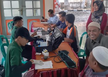 Momen Hut 80 : Perhutani Bondowoso Bersama IIK-P Adakan Bakti Sosial