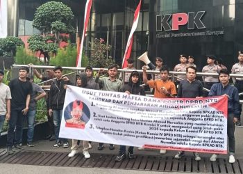 Kasus Dana Pokir Mandek di Kejati, Mahasiswa NTB Geruduk Gedung KPK