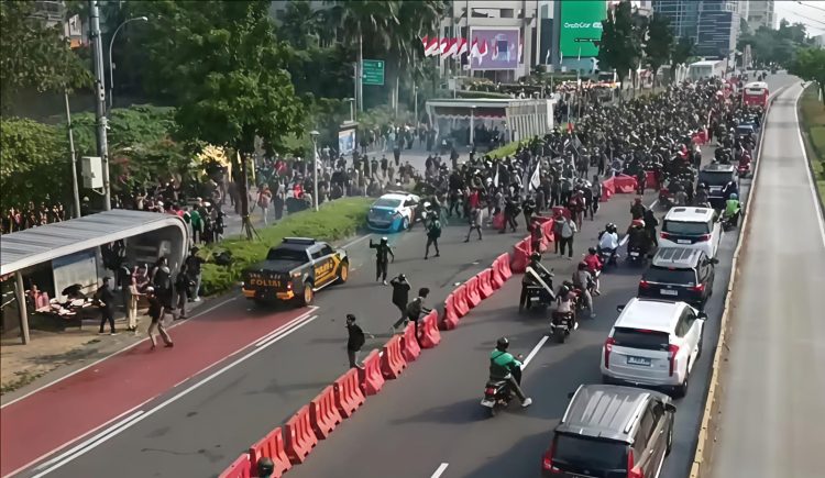 Ricuh Demo DPR dan Tragedi Affan Kurniawan