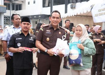 Rayakan HUT RI dan HUT Kejaksaan, Kejari Bekasi Hadirkan Pasar Murah dan Bazar UMKM