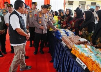 Kapolri Tinjau GPM di Kalbar: 310,25 Ton Beras SPHP Telah Polri Distribusikan