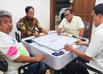 Viral!Foto Raja Juli Main Domino Bareng Tersangka