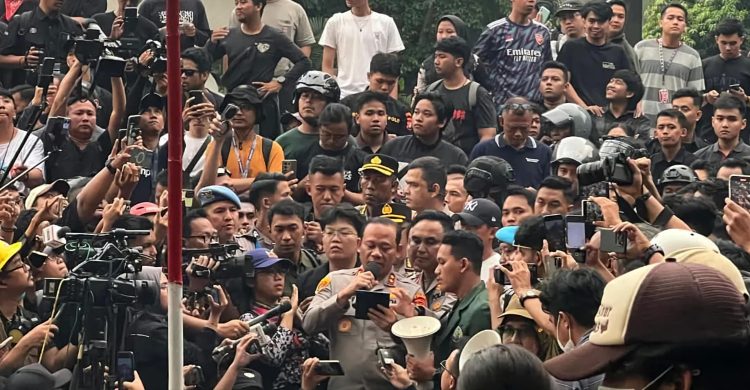 Pengamat Nilai Gercep Kapolda Metro Jaya Saat Aksi Massa Bentuk Komitmen Polri terhadap Prinsip Demokrasi